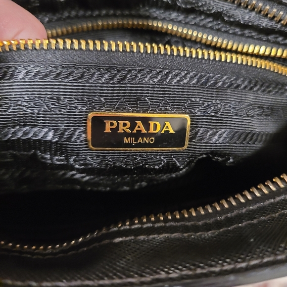 Authentic Prada Black leather case - Picture 4 of 8
